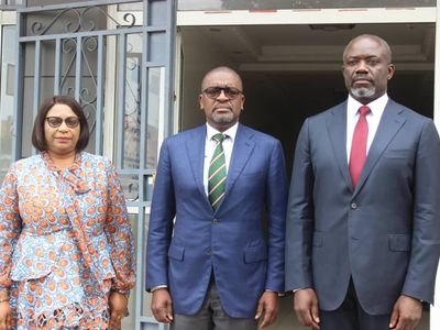 Visite du Ministre Jean Pierre DOUKAGA KASSA à la SPIN au coté du DG Gilles NEMBE - MAI 2 2022