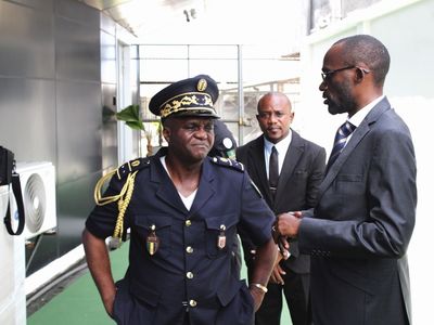 Visite du Minstre de l'Economie Numérique et des TIC au CT1 de Libreville